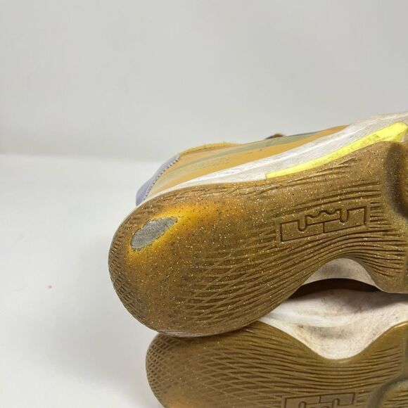 Nike Lebron Witness 5 Basketball Shoes Wheat Lace-Up Youth Boys' 7Y US - Picture 13 of 14